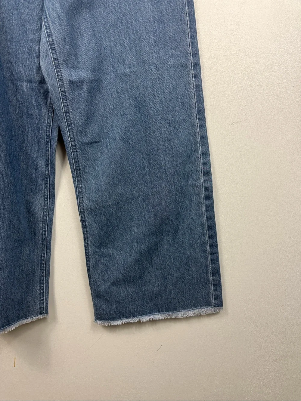 Venus Womens High Rise Wide Leg Jeans Size 10 Medium Wash Raw Fringed Hem Crop